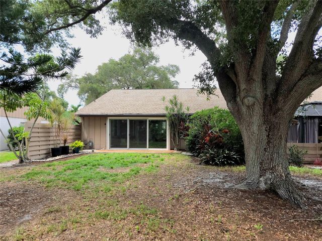 5699 WESTWIND LN, Sarasota, FL 34231