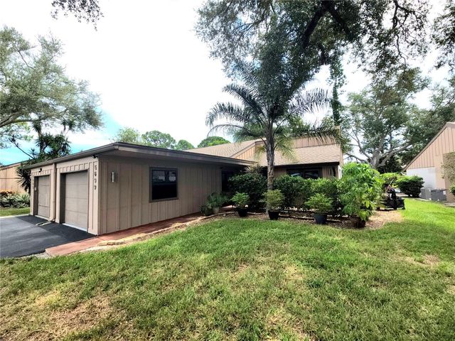 5699 WESTWIND LN, Sarasota, FL 34231