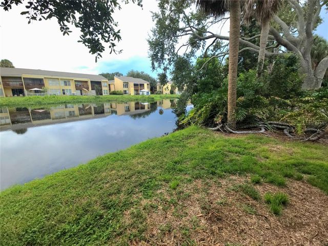 5699 WESTWIND LN, Sarasota, FL 34231
