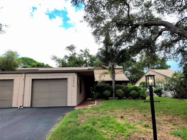 5699 WESTWIND LN, Sarasota, FL 34231