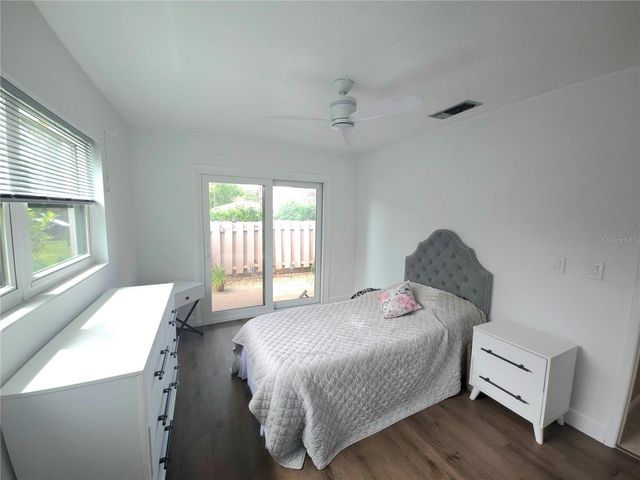 5699 WESTWIND LN, Sarasota, FL 34231