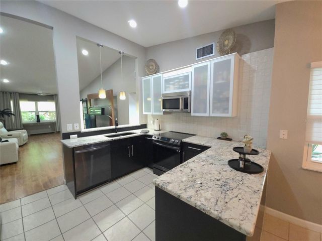 5699 WESTWIND LN, Sarasota, FL 34231