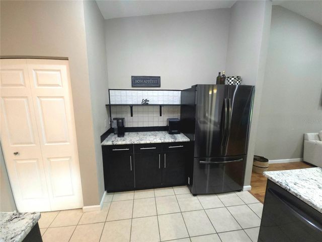 5699 WESTWIND LN, Sarasota, FL 34231