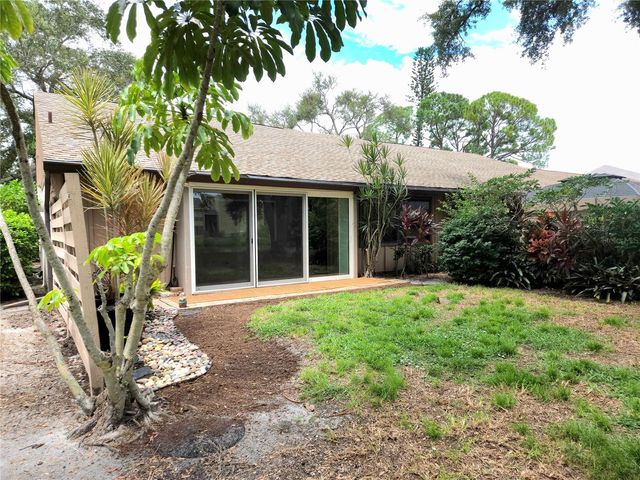5699 WESTWIND LN, Sarasota, FL 34231