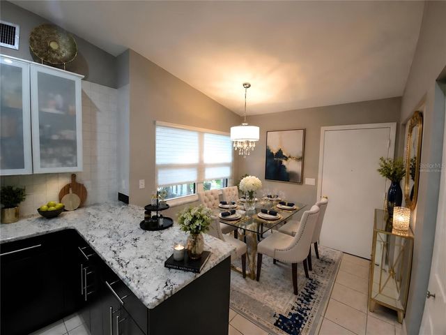 5699 WESTWIND LN, Sarasota, FL 34231