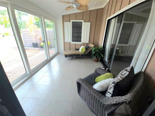 5699 WESTWIND LN, Sarasota, FL 34231