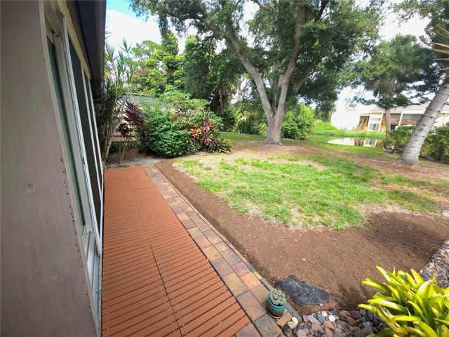 5699 WESTWIND LN, Sarasota, FL 34231