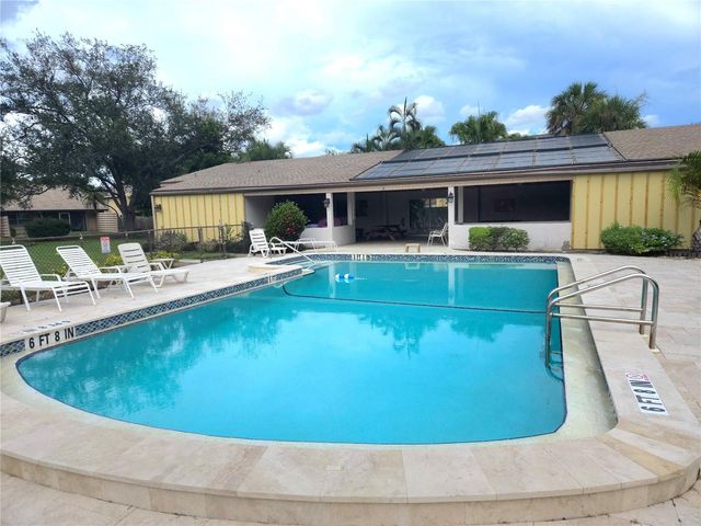 5699 WESTWIND LN, Sarasota, FL 34231