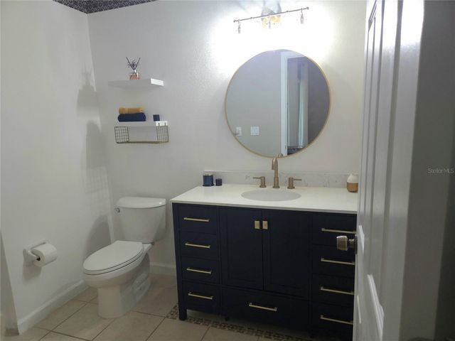 5699 WESTWIND LN, Sarasota, FL 34231