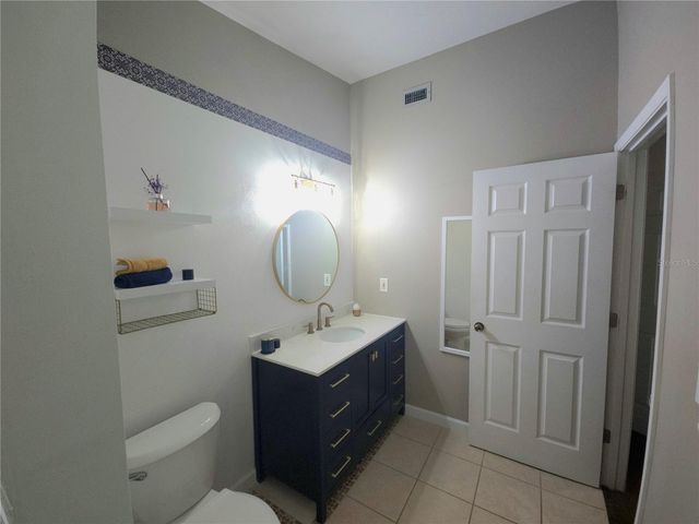 5699 WESTWIND LN, Sarasota, FL 34231