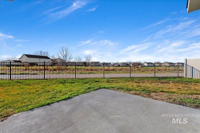 3037 N Saratov Way, Kuna, ID 83634