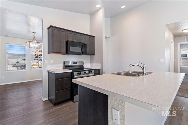 3037 N Saratov Way, Kuna, ID 83634