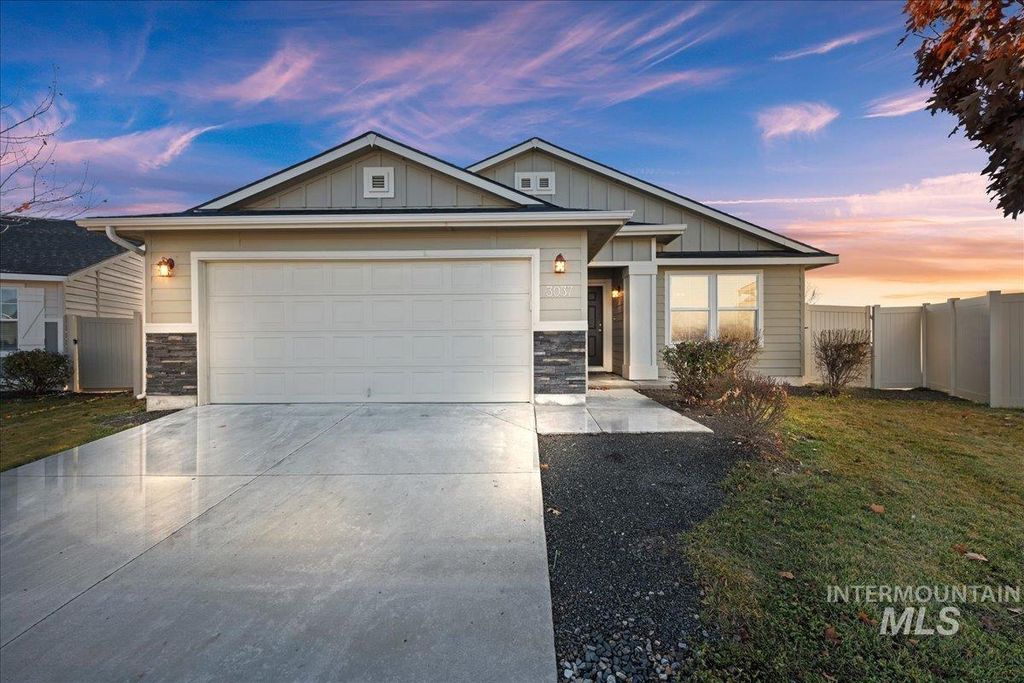 3037 N Saratov Way, Kuna, ID 83634