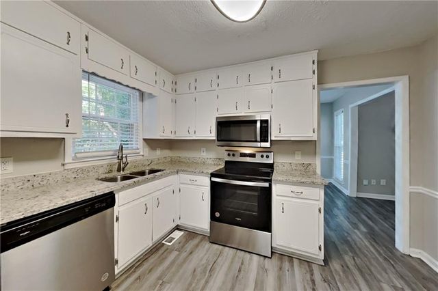 1285 Grayland Hills Drive, Lawrenceville, GA 30046