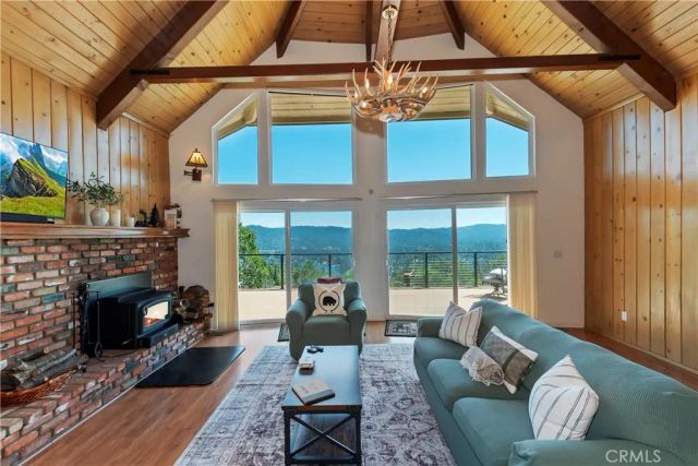 27721 Caribou Drive, Lake Arrowhead, CA 92352