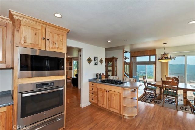 27721 Caribou Drive, Lake Arrowhead, CA 92352