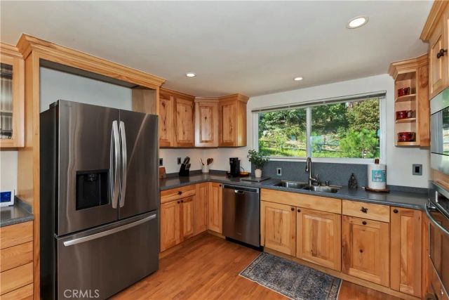 27721 Caribou Drive, Lake Arrowhead, CA 92352