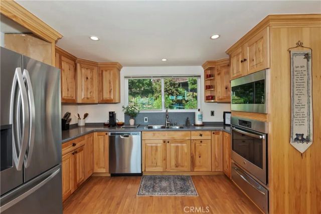 27721 Caribou Drive, Lake Arrowhead, CA 92352