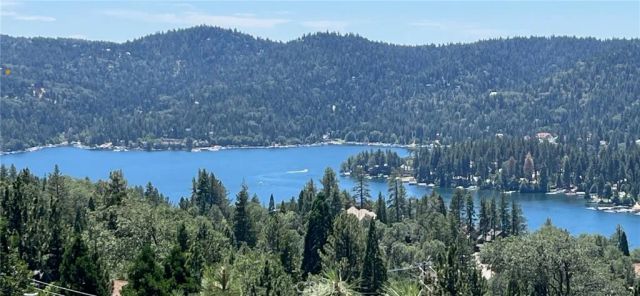 27721 Caribou Drive, Lake Arrowhead, CA 92352