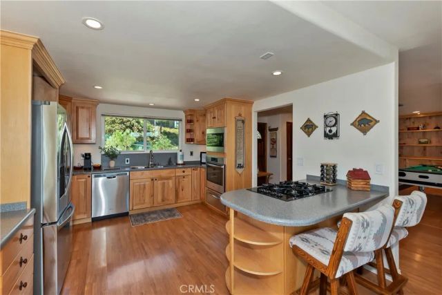 27721 Caribou Drive, Lake Arrowhead, CA 92352