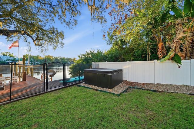 344 W RIO VISTA COURT, Tampa, FL 33604