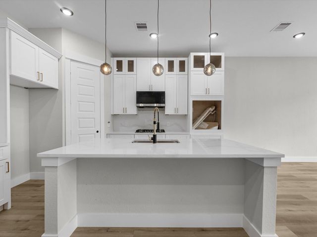 991 South Lane, Houston, TX 77088