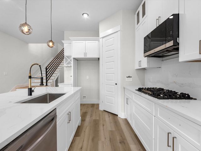 991 South Lane, Houston, TX 77088