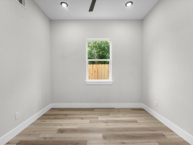 991 South Lane, Houston, TX 77088