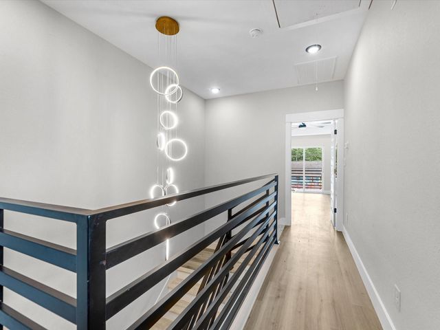 991 South Lane, Houston, TX 77088