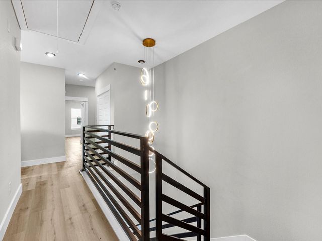 991 South Lane, Houston, TX 77088