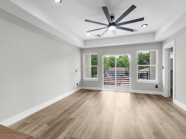 991 South Lane, Houston, TX 77088