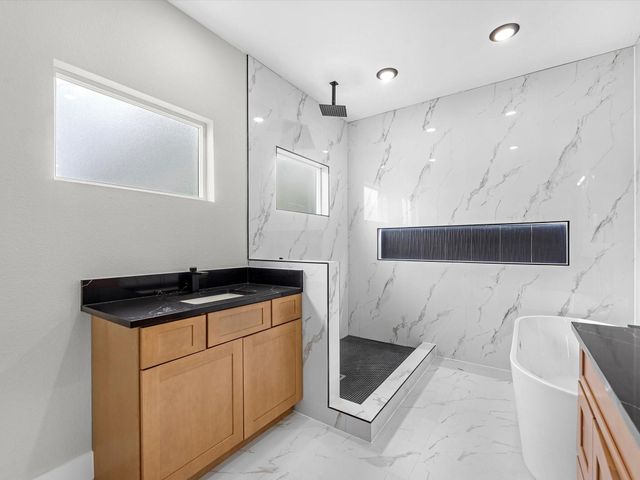 991 South Lane, Houston, TX 77088