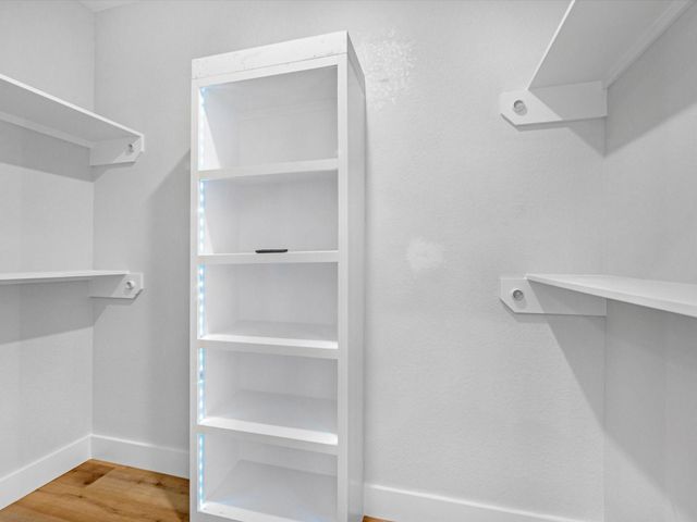 991 South Lane, Houston, TX 77088