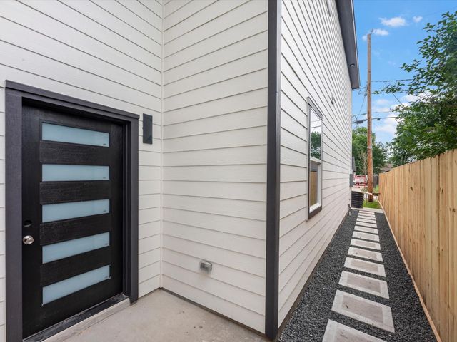 991 South Lane, Houston, TX 77088