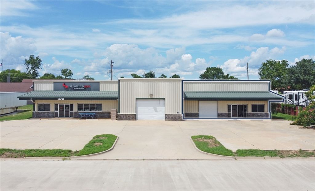 1719 W Acorn Drive, Rogers, AR 72758