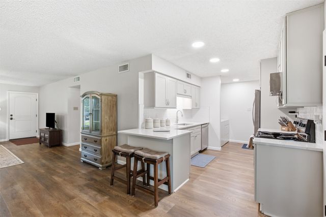 5521 Pike Place, Garland, TX 75044