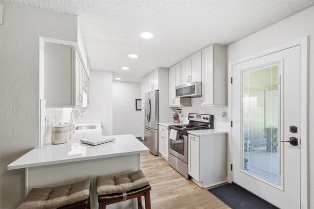 5521 Pike Place, Garland, TX 75044