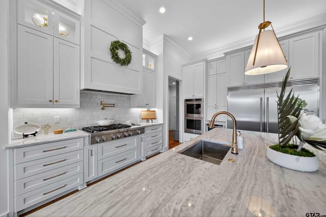 1572 Maple Circle, Tyler, TX 75703