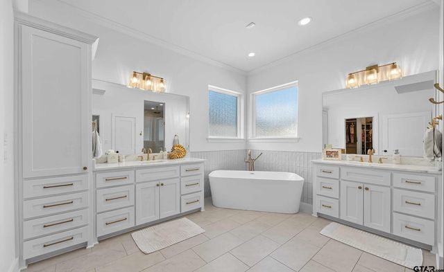 1572 Maple Circle, Tyler, TX 75703