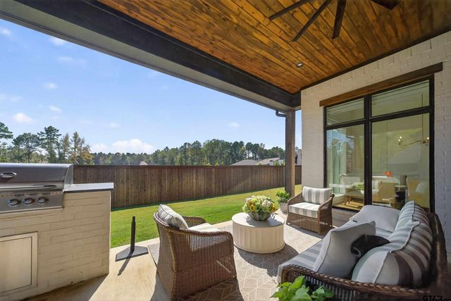 1572 Maple Circle, Tyler, TX 75703