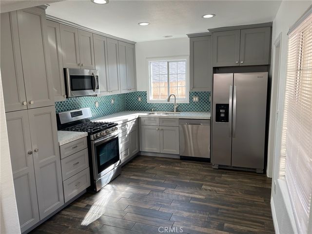 13210 Raven, Sylmar, CA 91342