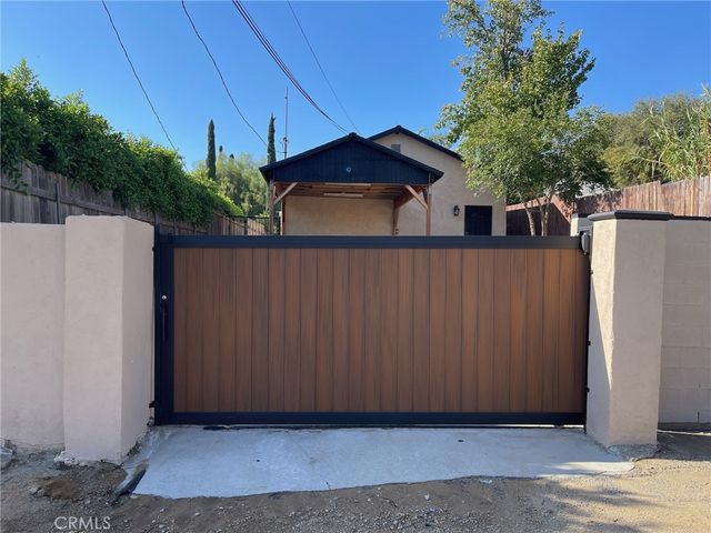 13210 Raven, Sylmar, CA 91342