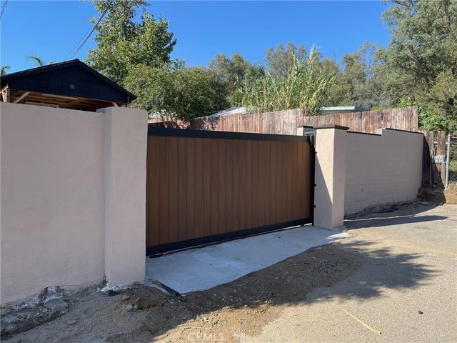 13210 Raven, Sylmar, CA 91342