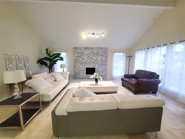 2810 Arrowhead Drive, Sugar Land, TX 77479