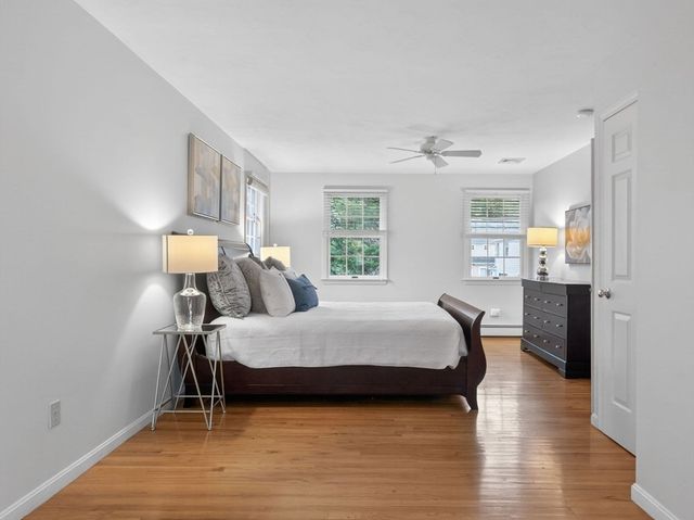 7 Oakdale Ave, Wellesley, MA 02482