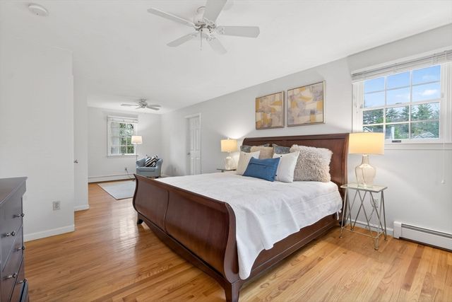 7 Oakdale Ave, Wellesley, MA 02482