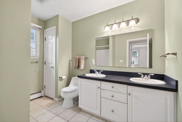 7 Oakdale Ave, Wellesley, MA 02482