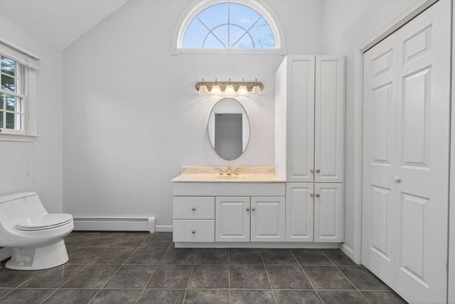 7 Oakdale Ave, Wellesley, MA 02482