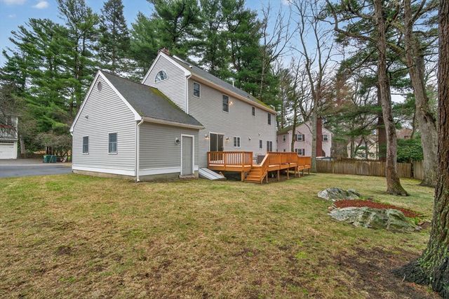 7 Oakdale Ave, Wellesley, MA 02482