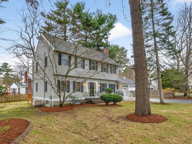 7 Oakdale Ave, Wellesley, MA 02482